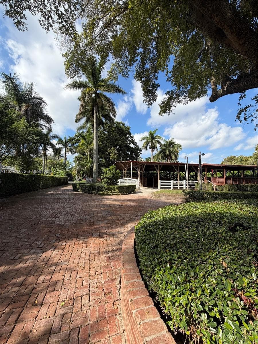 5877 SW 123rd Ave, Miami FL 33183 — 1