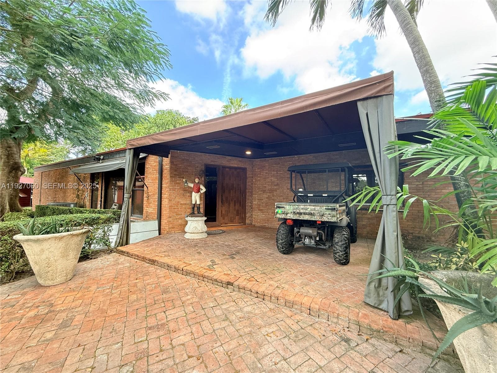 5877 SW 123rd Ave, Miami FL 33183 — 33