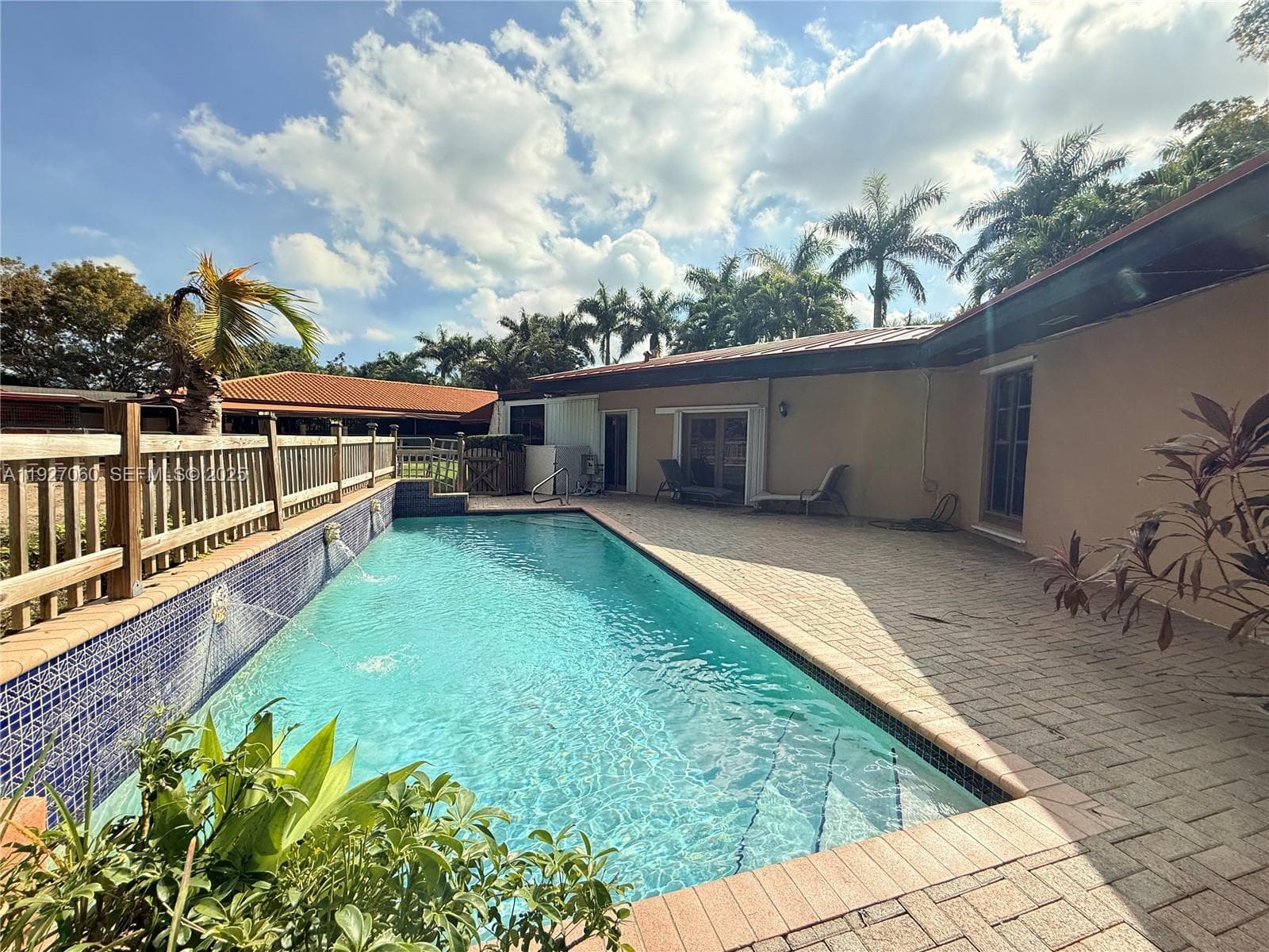 5877 SW 123rd Ave, Miami FL 33183 — 21