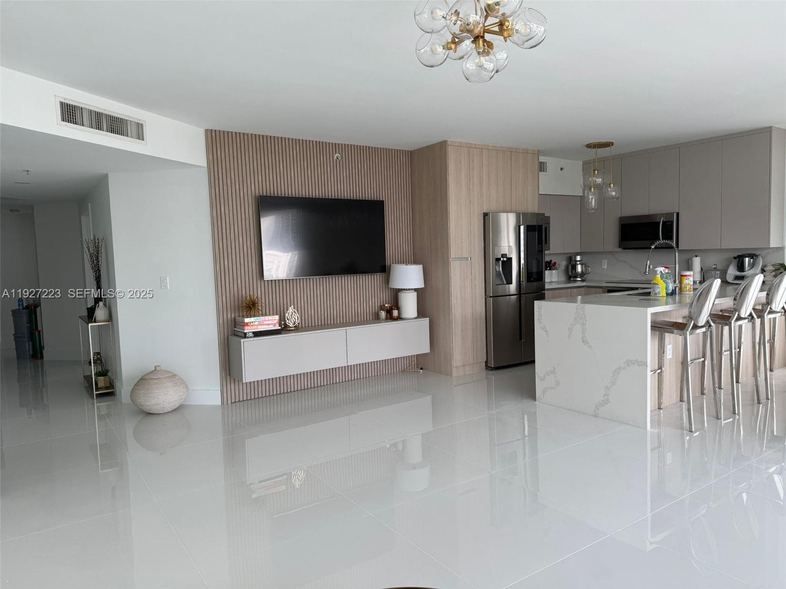 17555 Atlantic Blvd # 1001, Sunny Isles Beach FL 33160 — 1