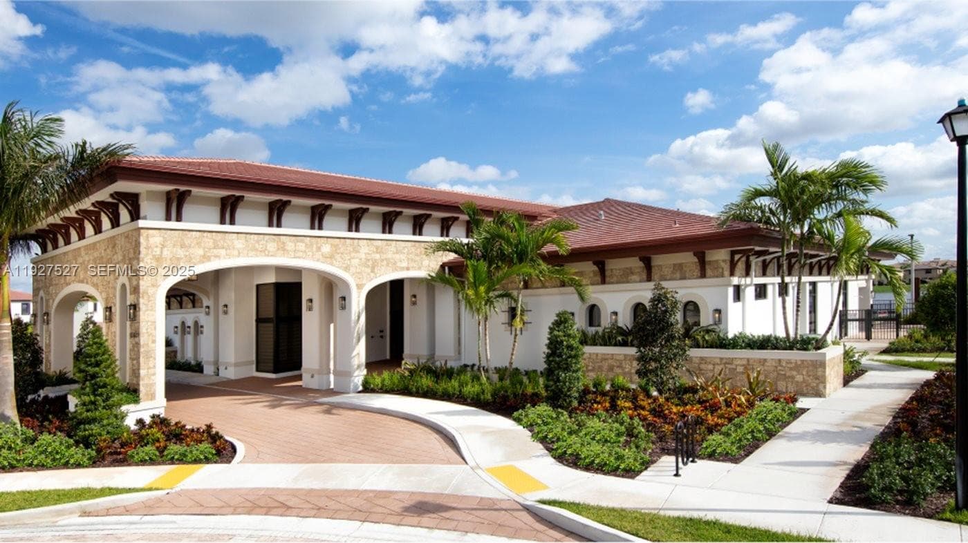 11125 W 33rd Ct, Hialeah FL 33018 — 23