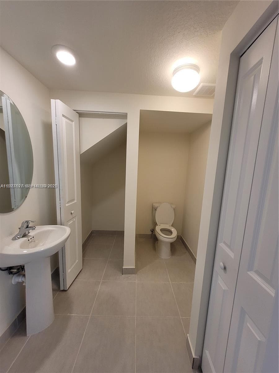 11125 W 33rd Ct, Hialeah FL 33018 — 6