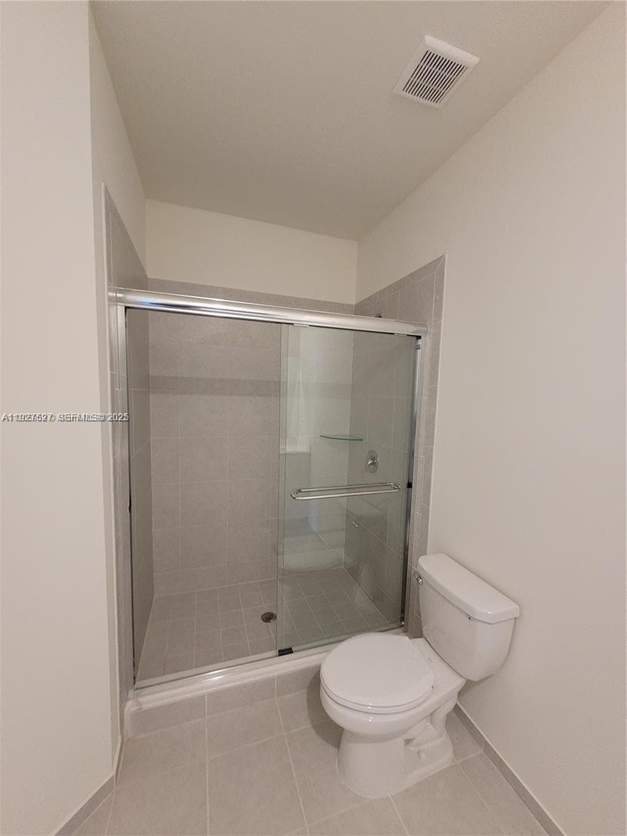 11125 W 33rd Ct, Hialeah FL 33018 — 17