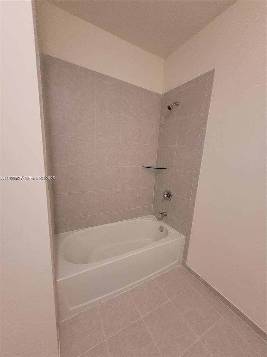 11125 W 33rd Ct, Hialeah FL 33018 — 22