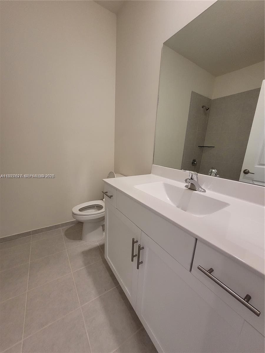 11125 W 33rd Ct, Hialeah FL 33018 — 21