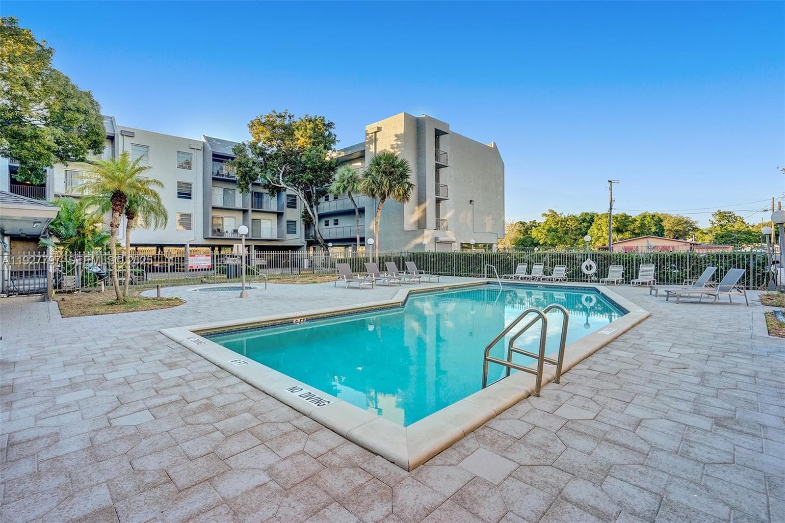 1595 NE 135th St # 427, North Miami FL 33161 — 23