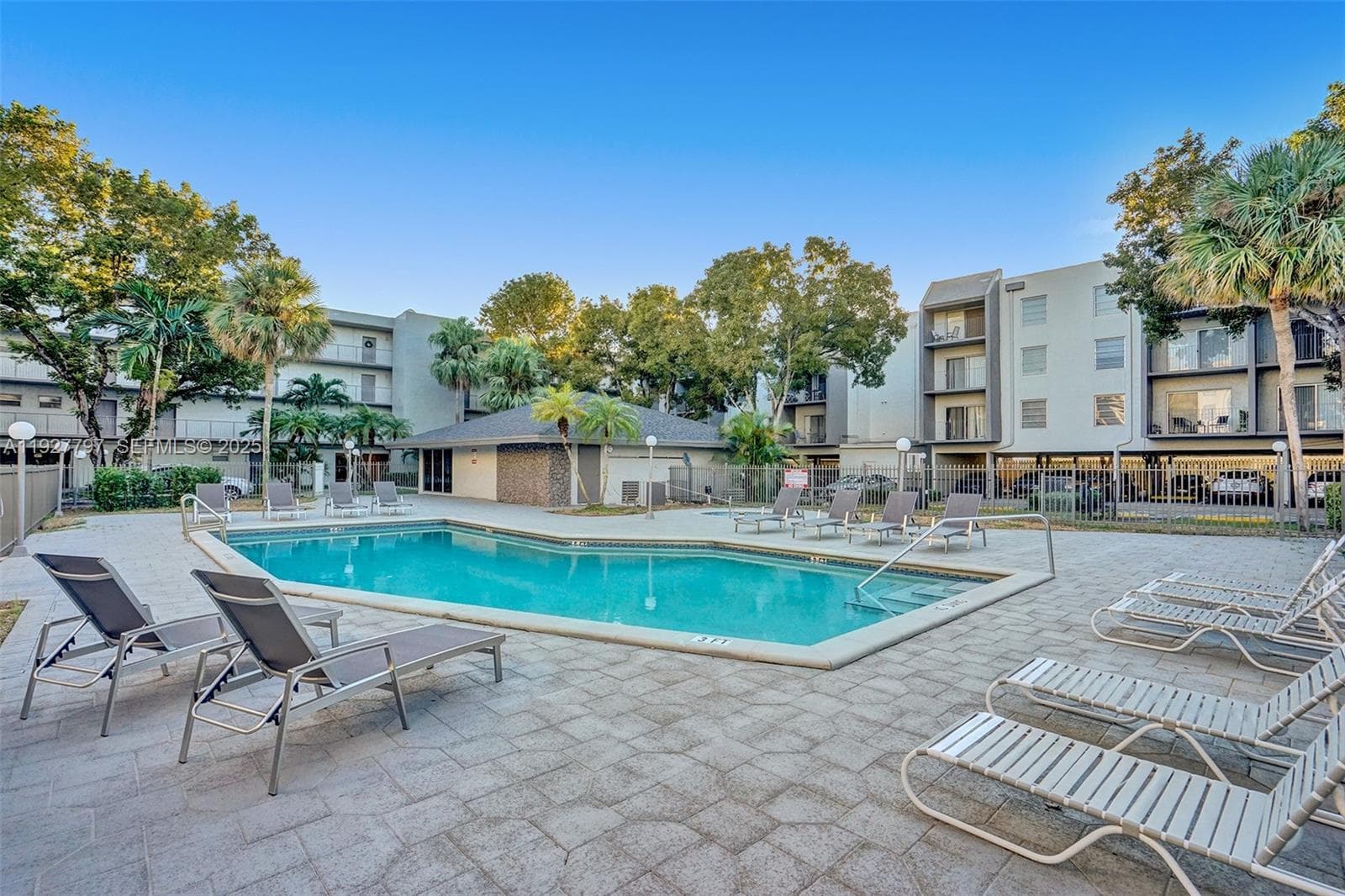 1595 NE 135th St # 427, North Miami FL 33161 — 24