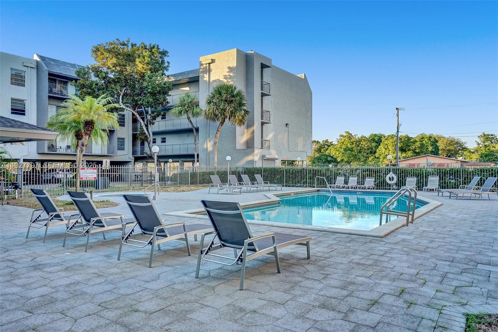 1595 NE 135th St # 427, North Miami FL 33161 — 10