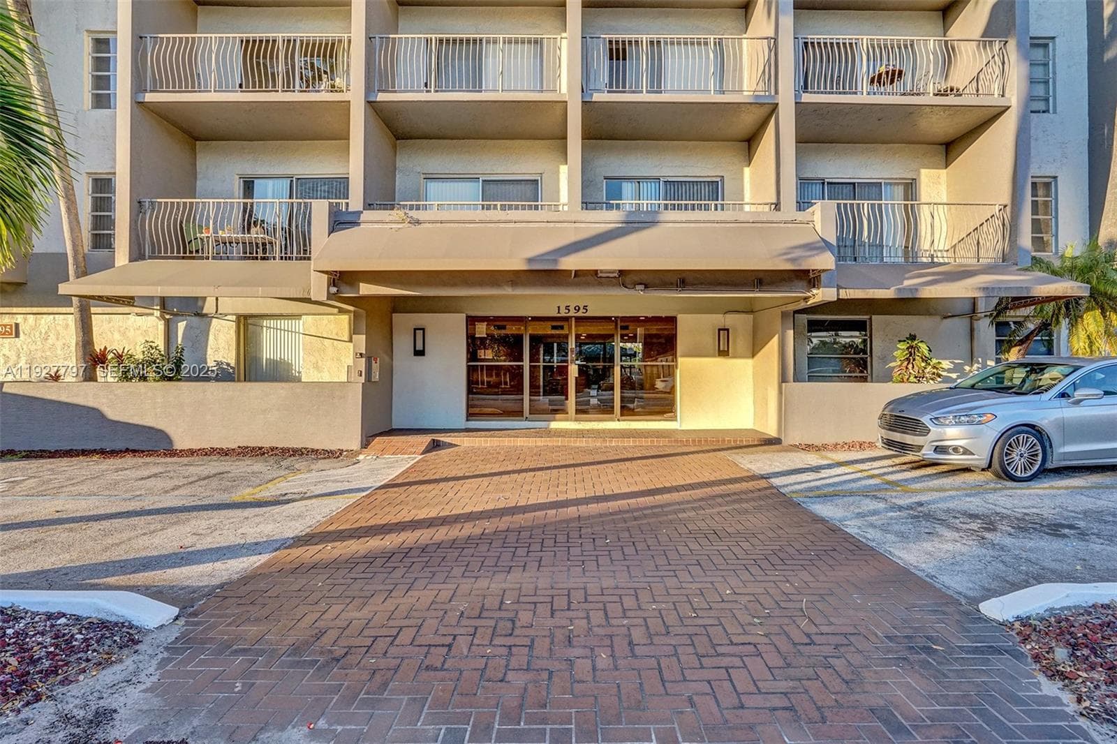 1595 NE 135th St # 427, North Miami FL 33161 — 4