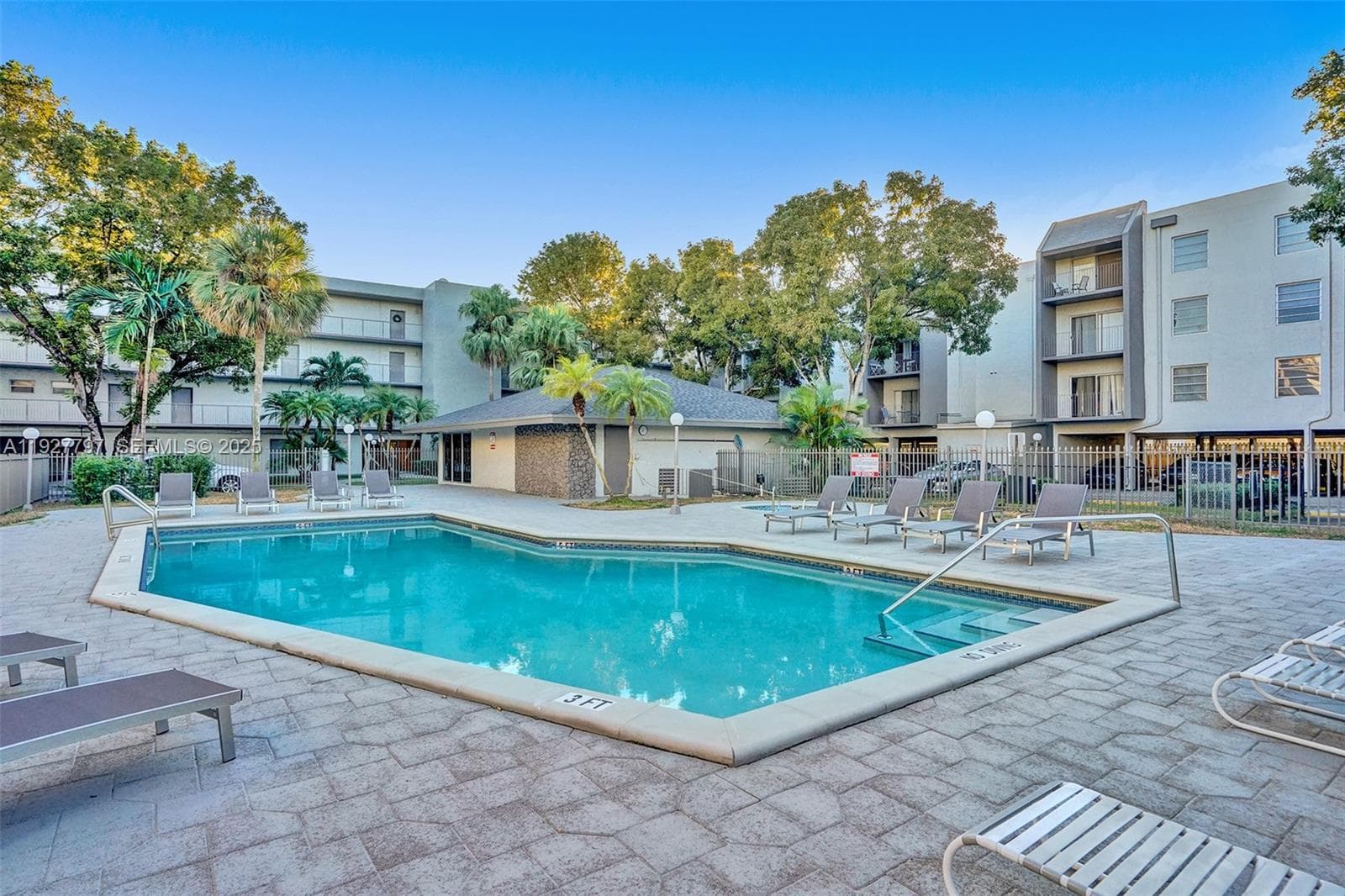 1595 NE 135th St # 427, North Miami FL 33161 — 25