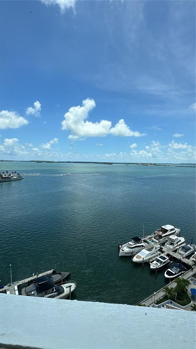 905 Brickell Bay Dr # B, Miami FL 33131 — 2