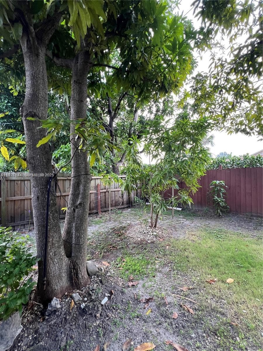 1581 NE 117 ST, Miami FL 33161 — 27