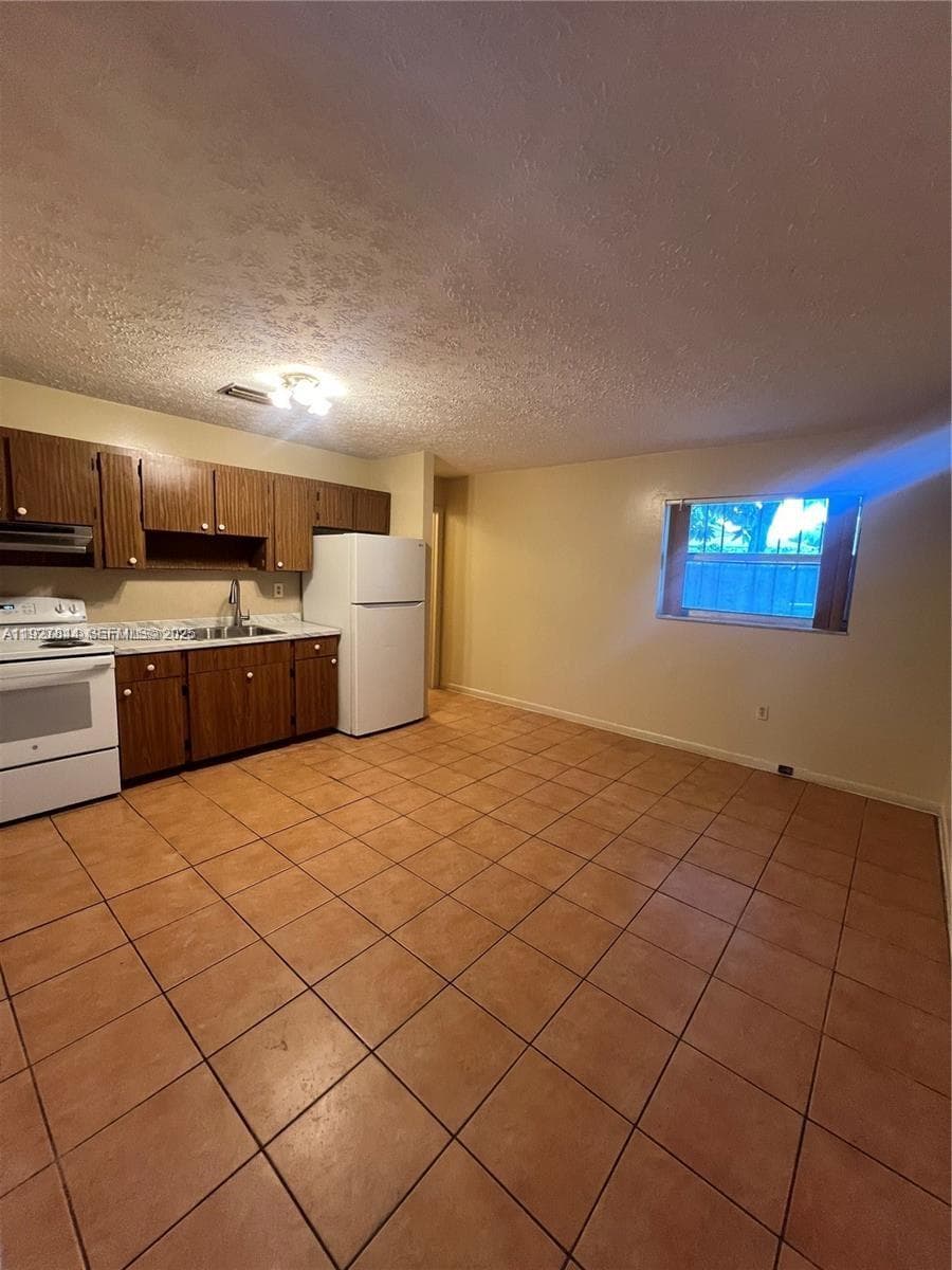 1581 NE 117 ST, Miami FL 33161 — 6