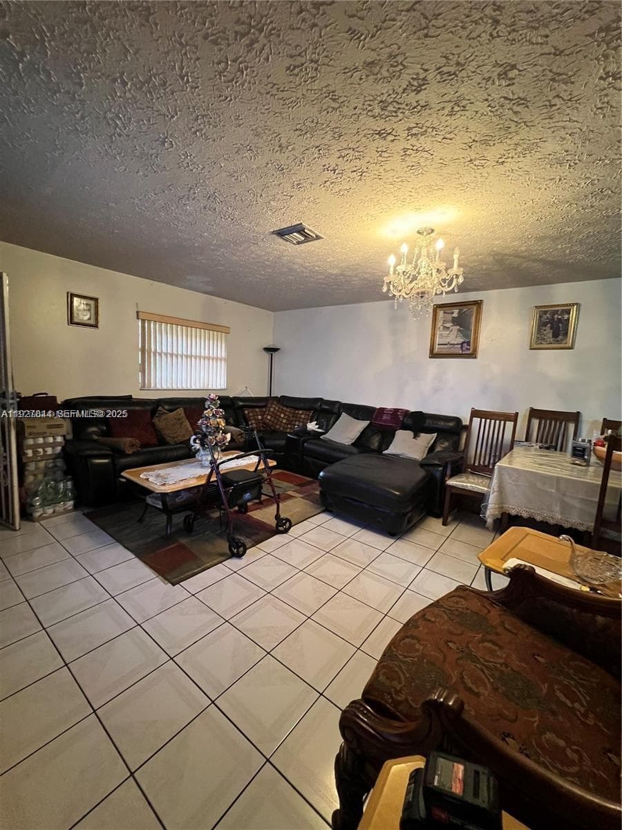 1581 NE 117 ST, Miami FL 33161 — 22