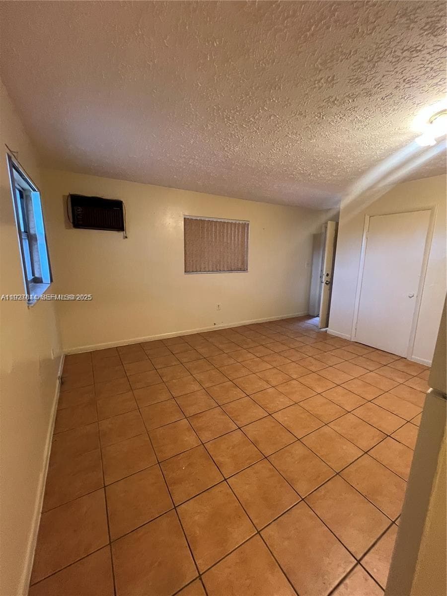 1581 NE 117 ST, Miami FL 33161 — 9
