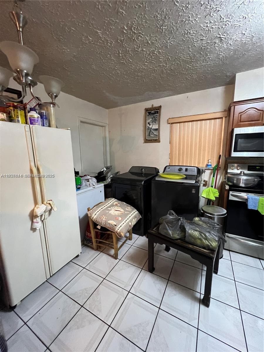 1581 NE 117 ST, Miami FL 33161 — 24