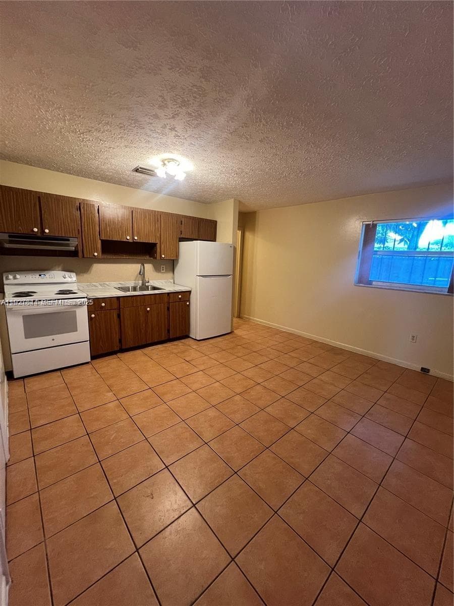 1581 NE 117 ST, Miami FL 33161 — 15