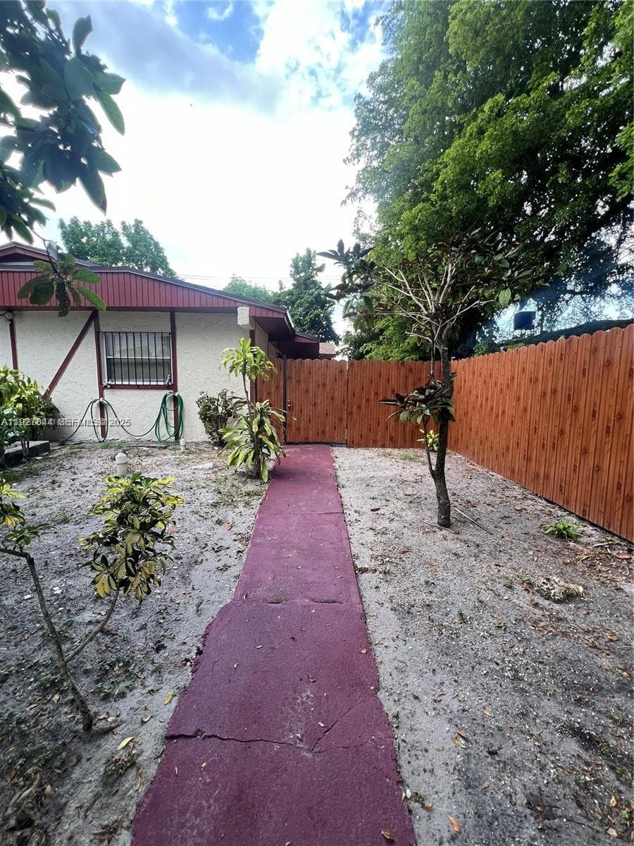1581 NE 117 ST, Miami FL 33161 — 4
