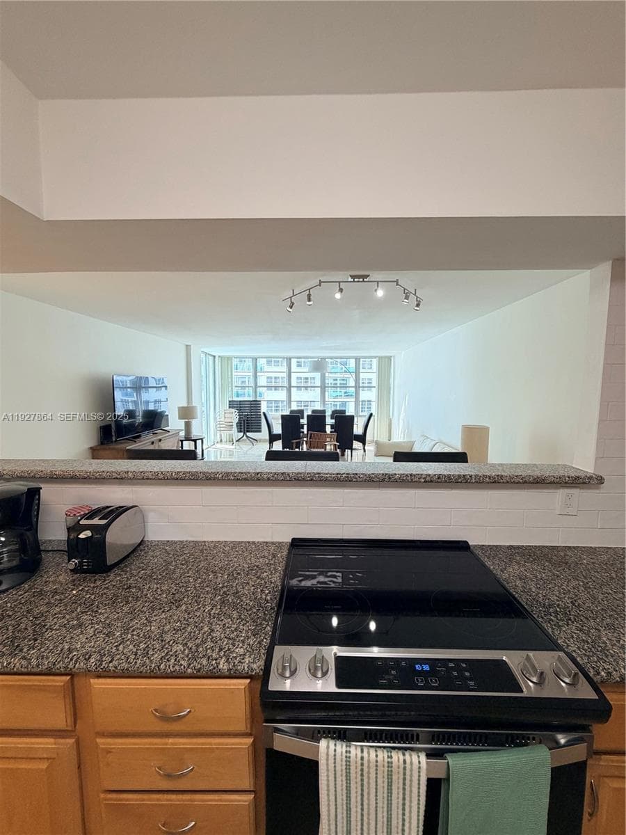 5151 Collins Ave, Miami Beach FL 33140 — 7