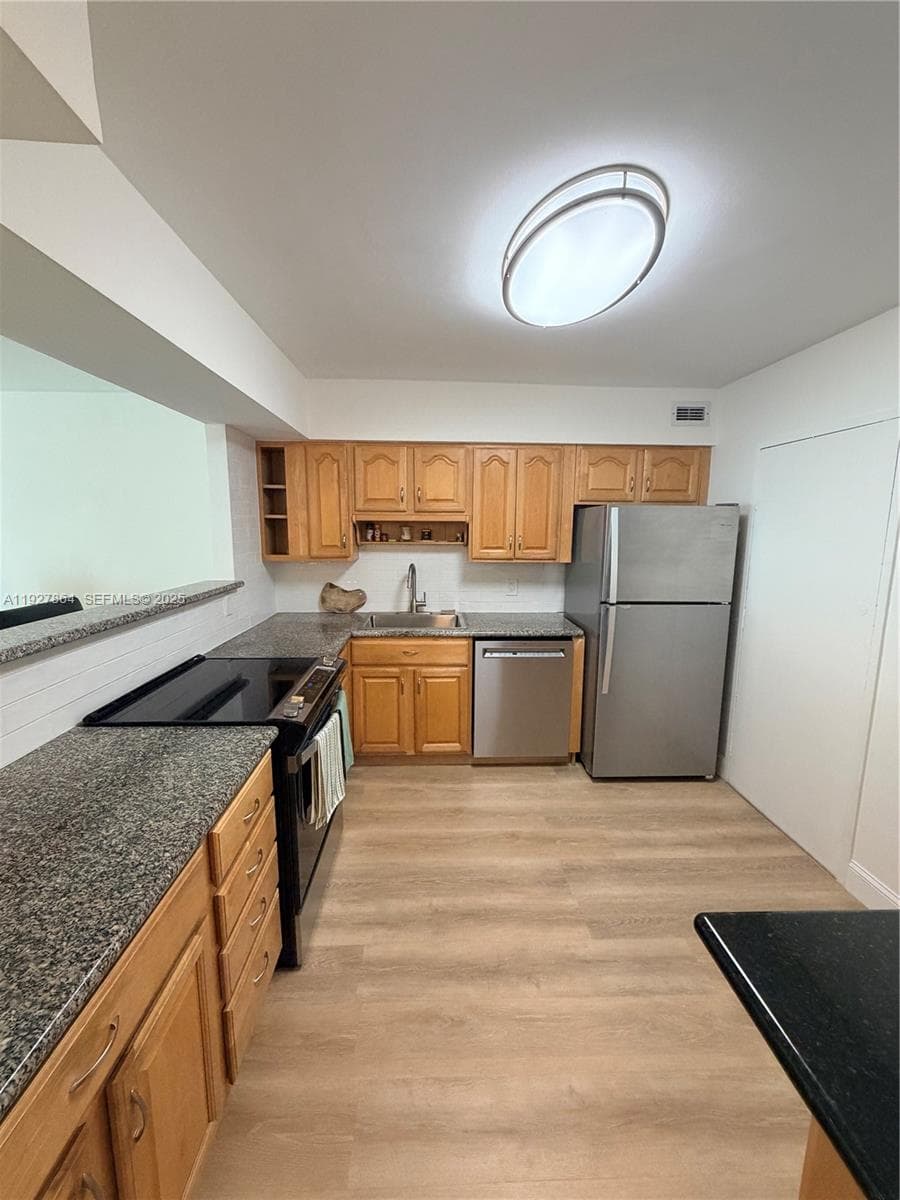 5151 Collins Ave, Miami Beach FL 33140 — 5