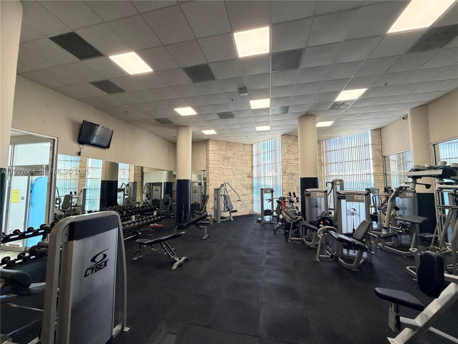 5151 Collins Ave, Miami Beach FL 33140 — 35