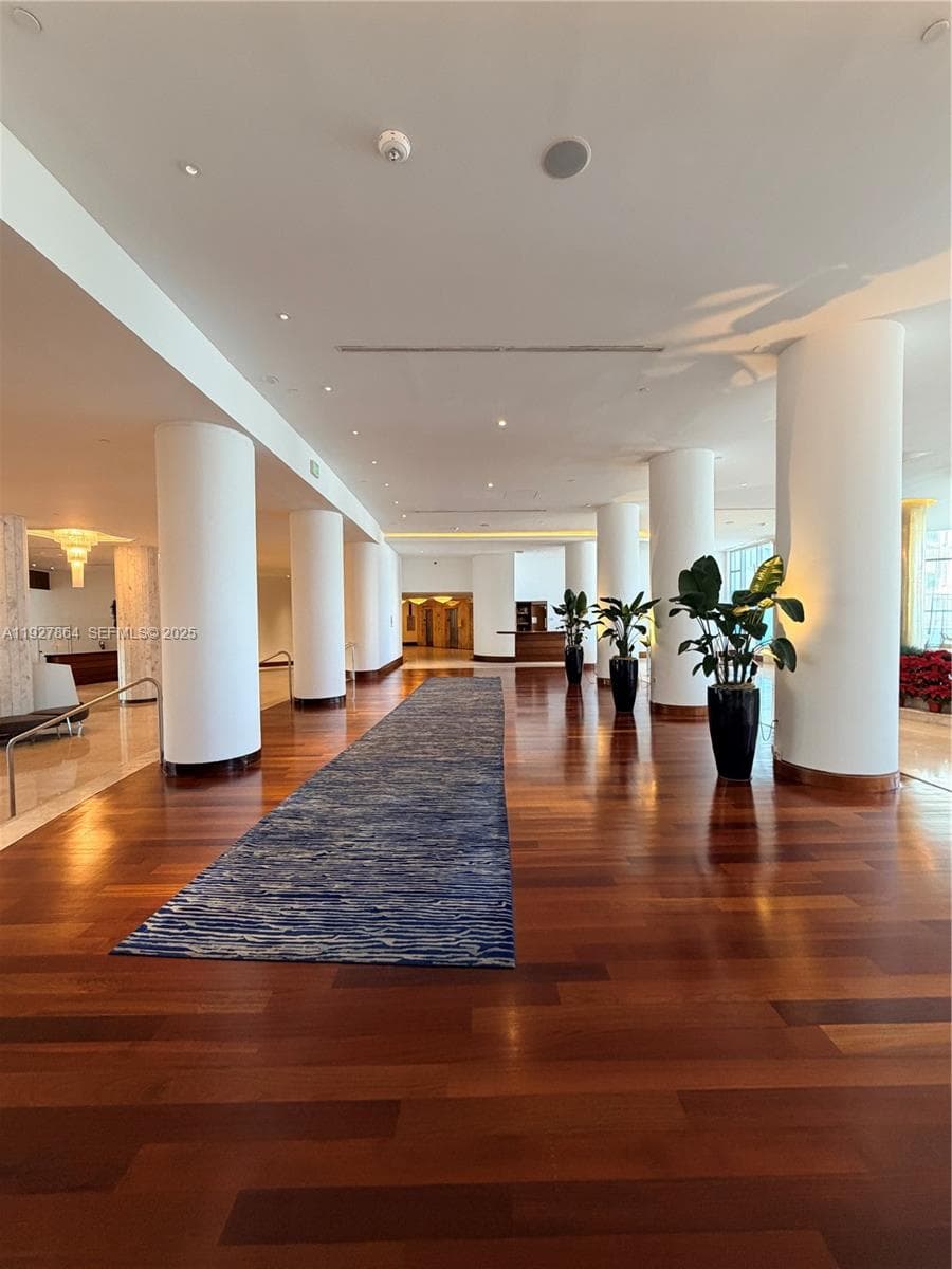 5151 Collins Ave, Miami Beach FL 33140 — 31
