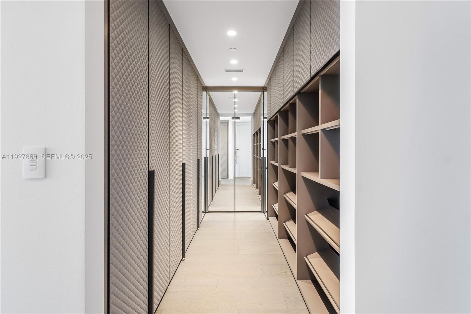 17975 Collins Ave # 3502, Sunny Isles Beach FL 33160 — 19