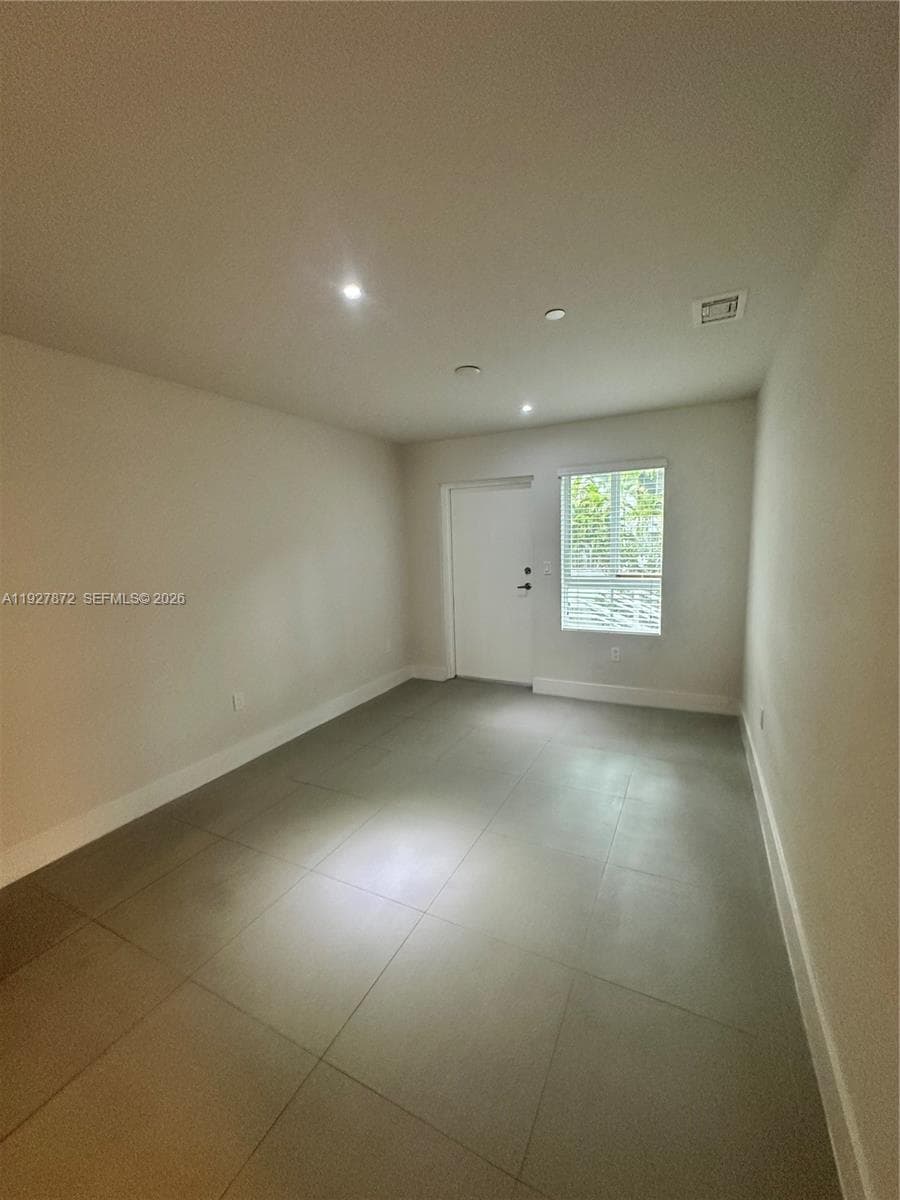 2555 NE 193rd St # 2116, Miami FL 33180 — 5