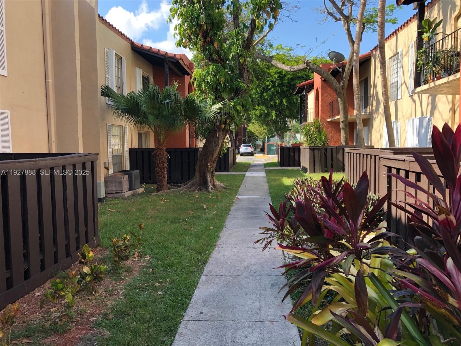 10744 N Kendall Dr # 16, Miami FL 33176 — 21