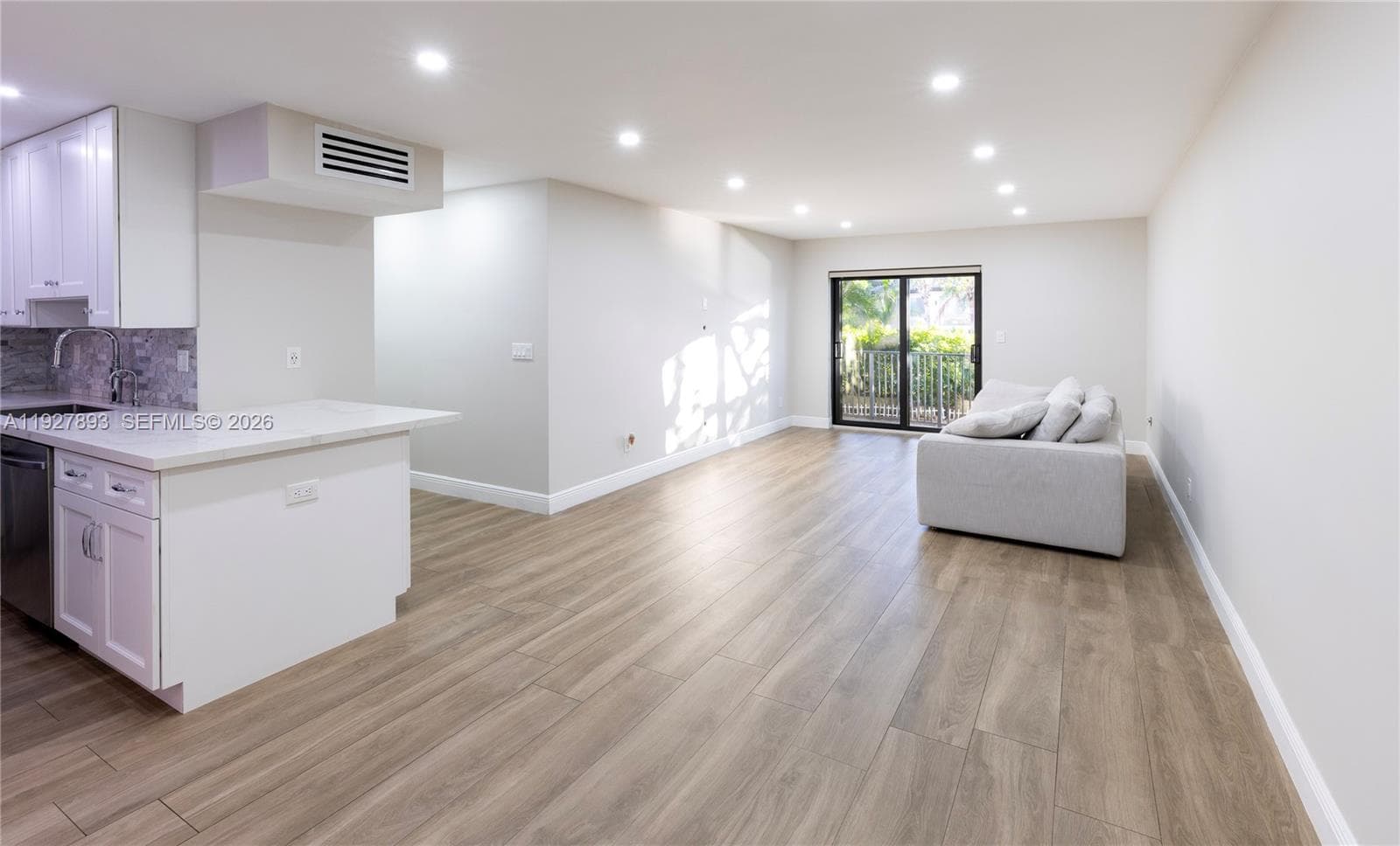 6855 Edgewater Dr, Coral Gables FL 33133 — 7