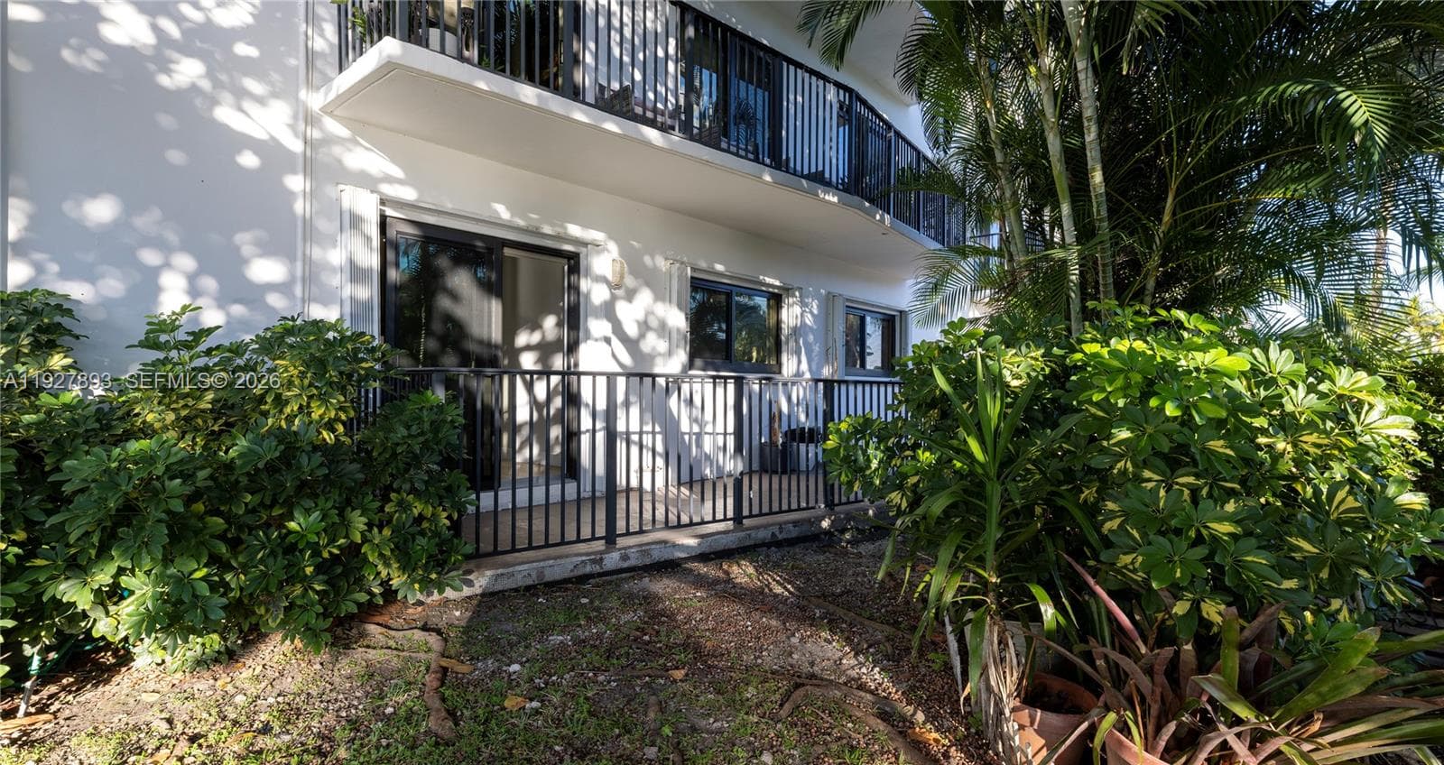 6855 Edgewater Dr, Coral Gables FL 33133 — 31