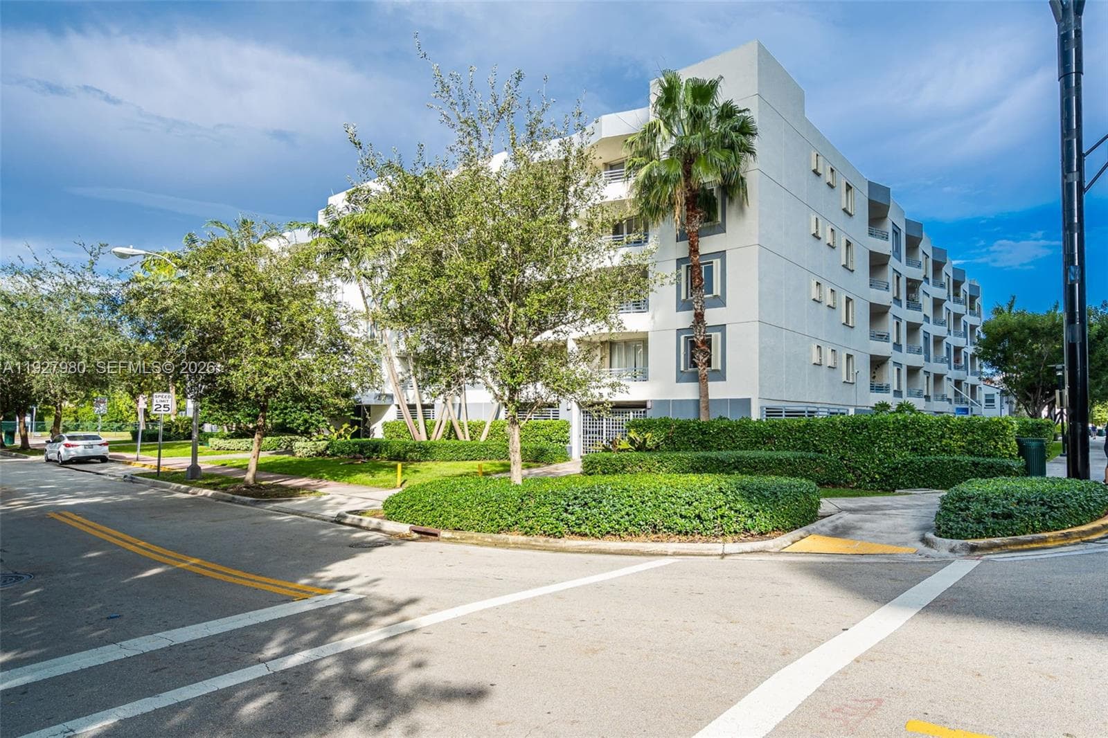 1401 Bay Rd # 405, Miami Beach FL 33139 — 25