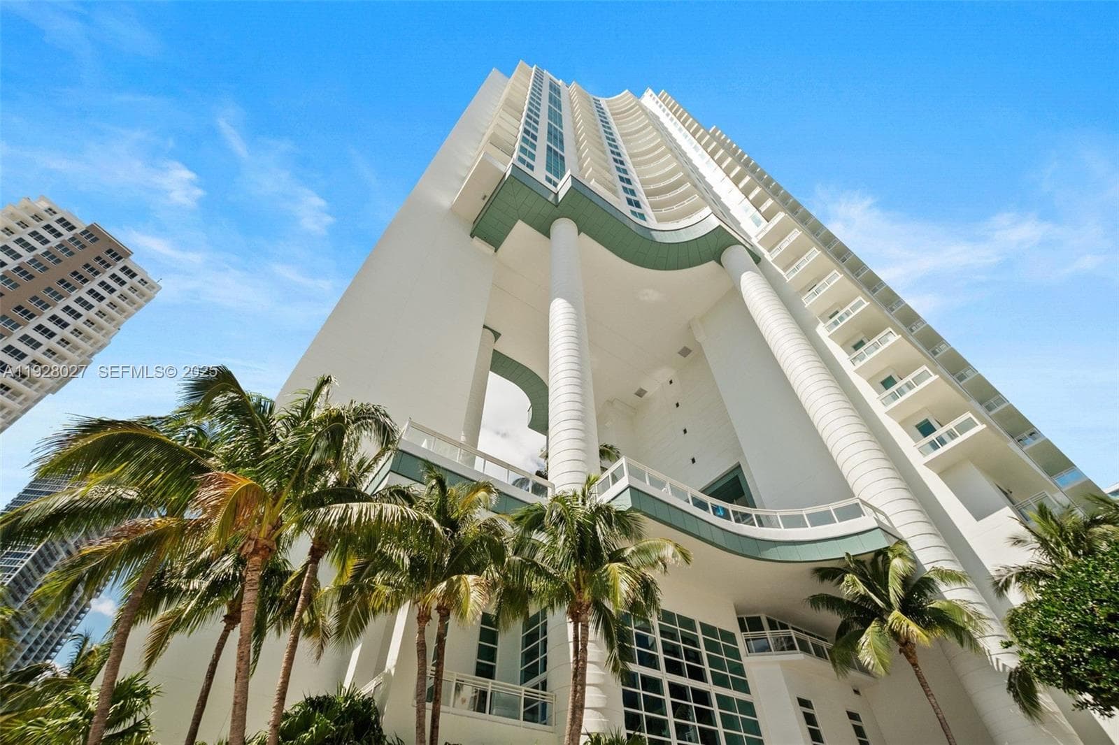 900 Brickell Key Blvd # 2002, Miami FL 33131 — 23