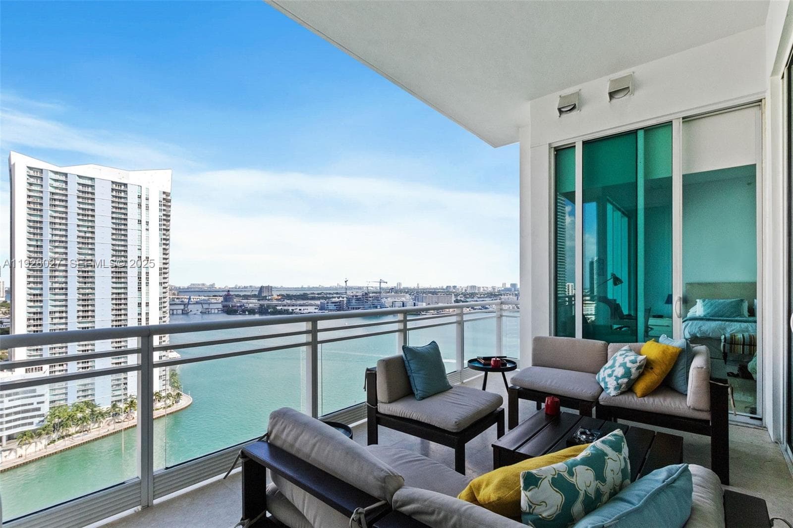 900 Brickell Key Blvd # 2002, Miami FL 33131 — 1