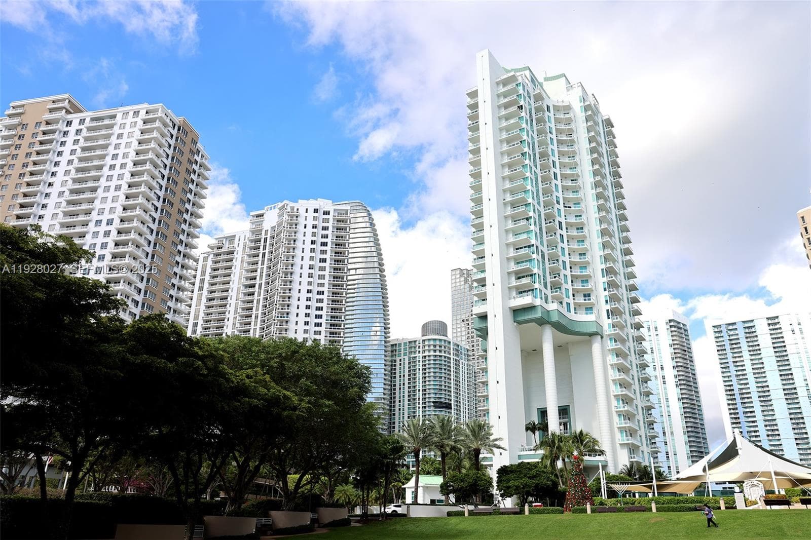 900 Brickell Key Blvd # 2002, Miami FL 33131 — 21