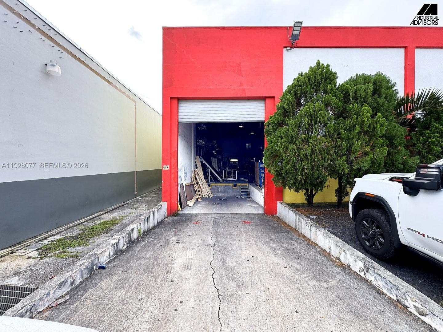 290 W 78th Rd, Hialeah FL 33014 — 12