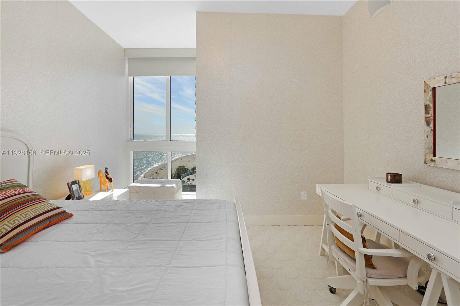 15901 Collins Ave # 1101, Sunny Isles Beach FL 33160 — 33