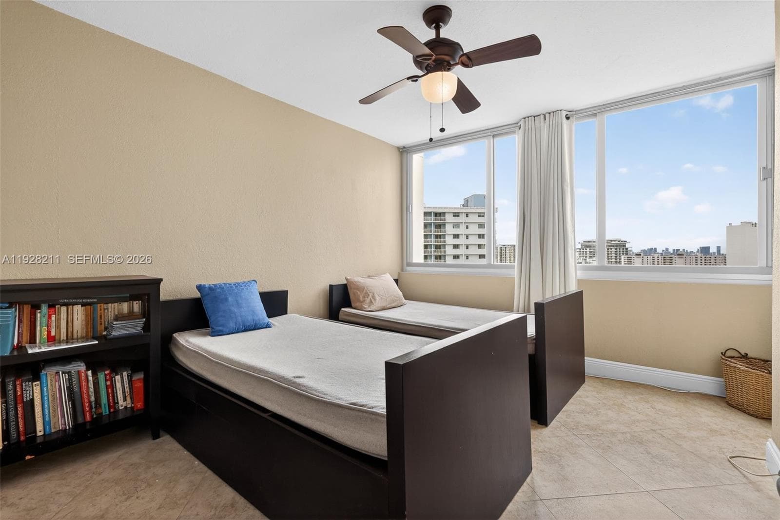 7135 Collins Ave # 1015, Miami Beach FL 33141 — 17