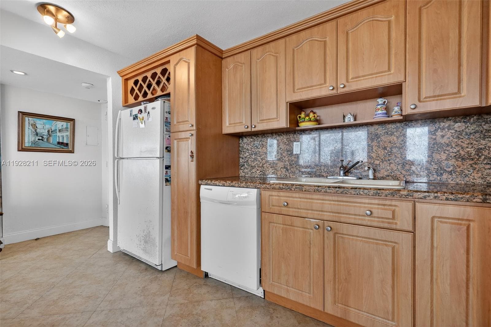 7135 Collins Ave # 1015, Miami Beach FL 33141 — 9