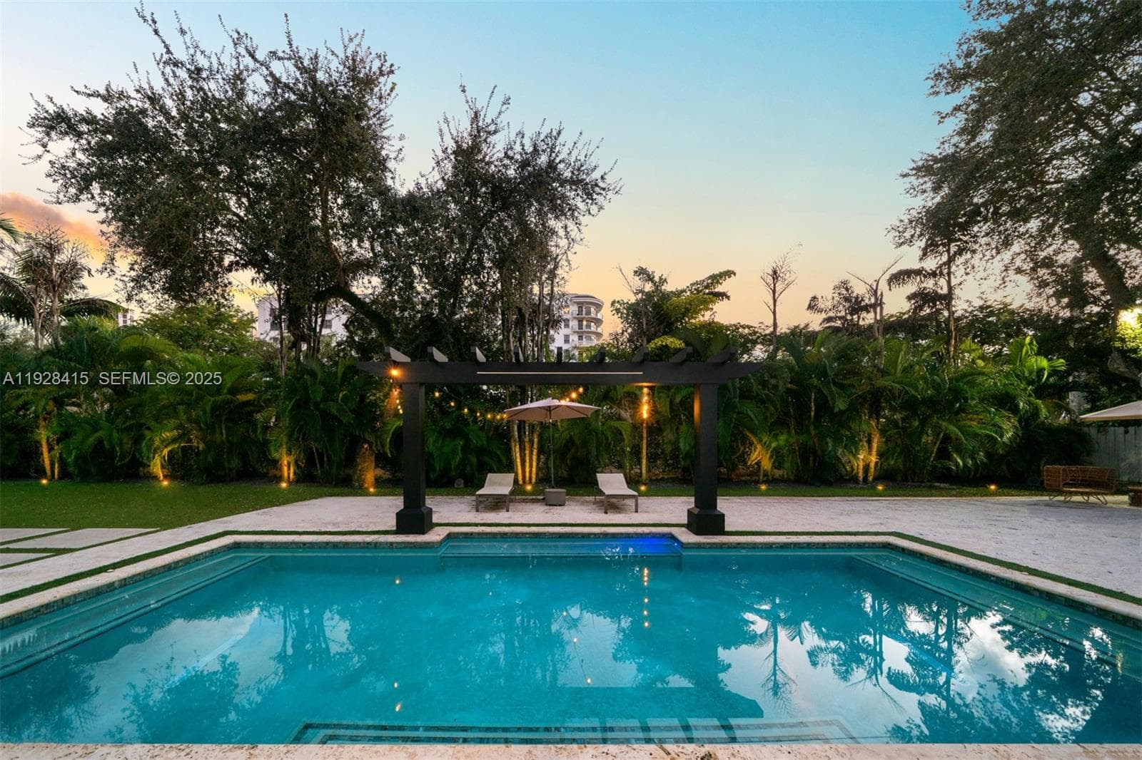 7222 SW 79th Ter, Miami FL 33143 — 39