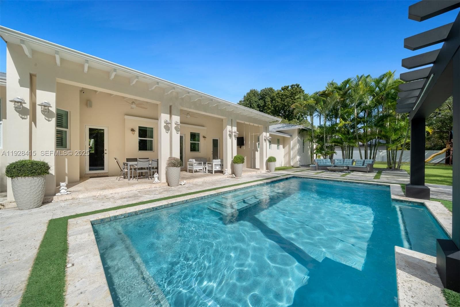 7222 SW 79th Ter, Miami FL 33143 — 25