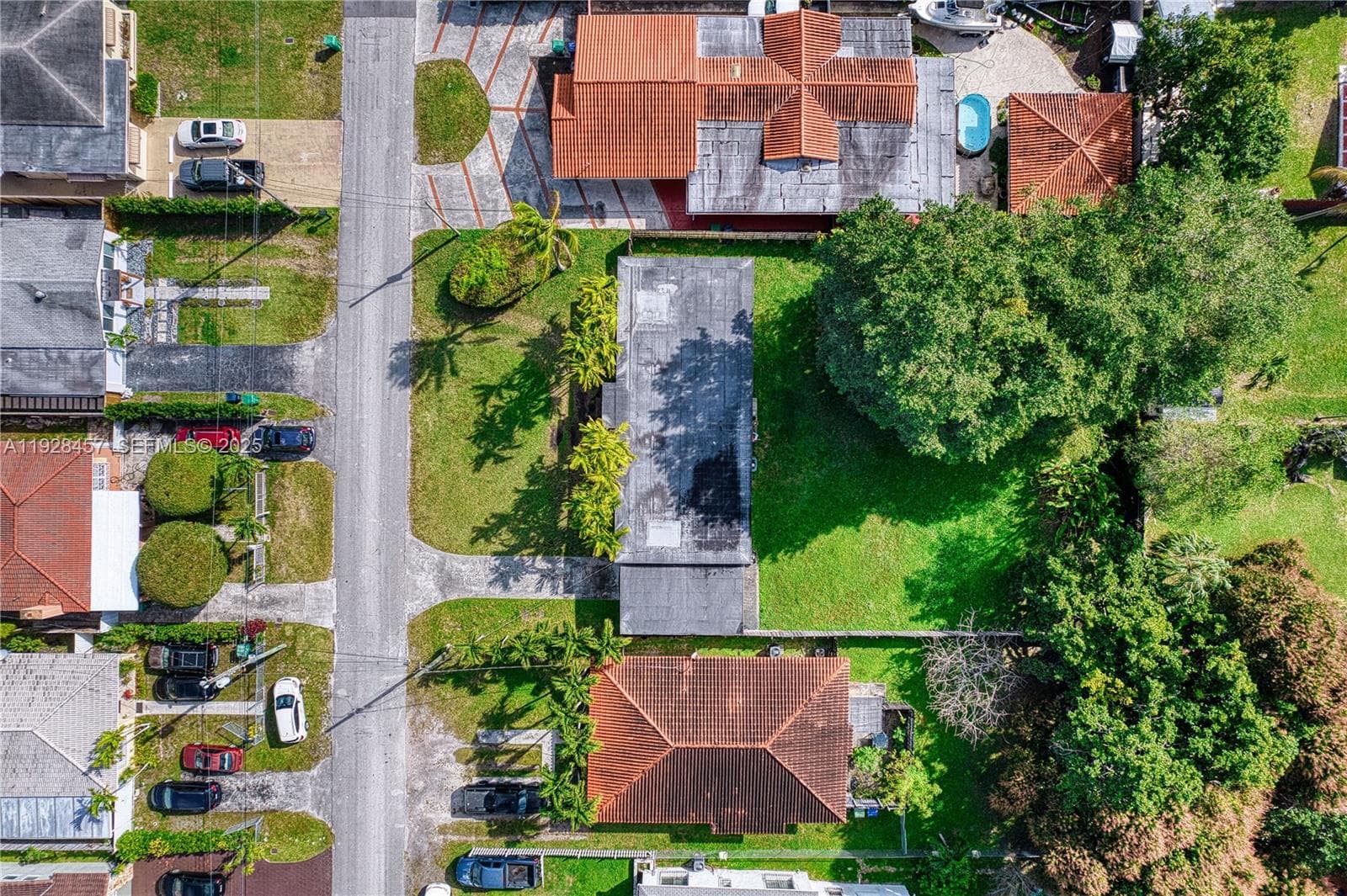 6550 SW 27th St, Miami FL 33155 — 8