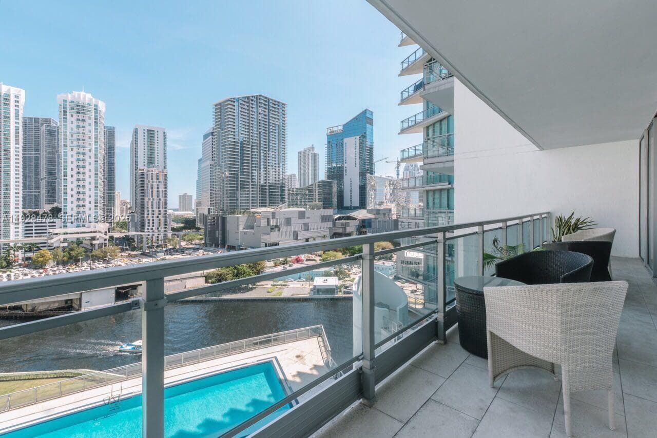 92 SW 3RD St # 1512, Miami FL 33130 — 12
