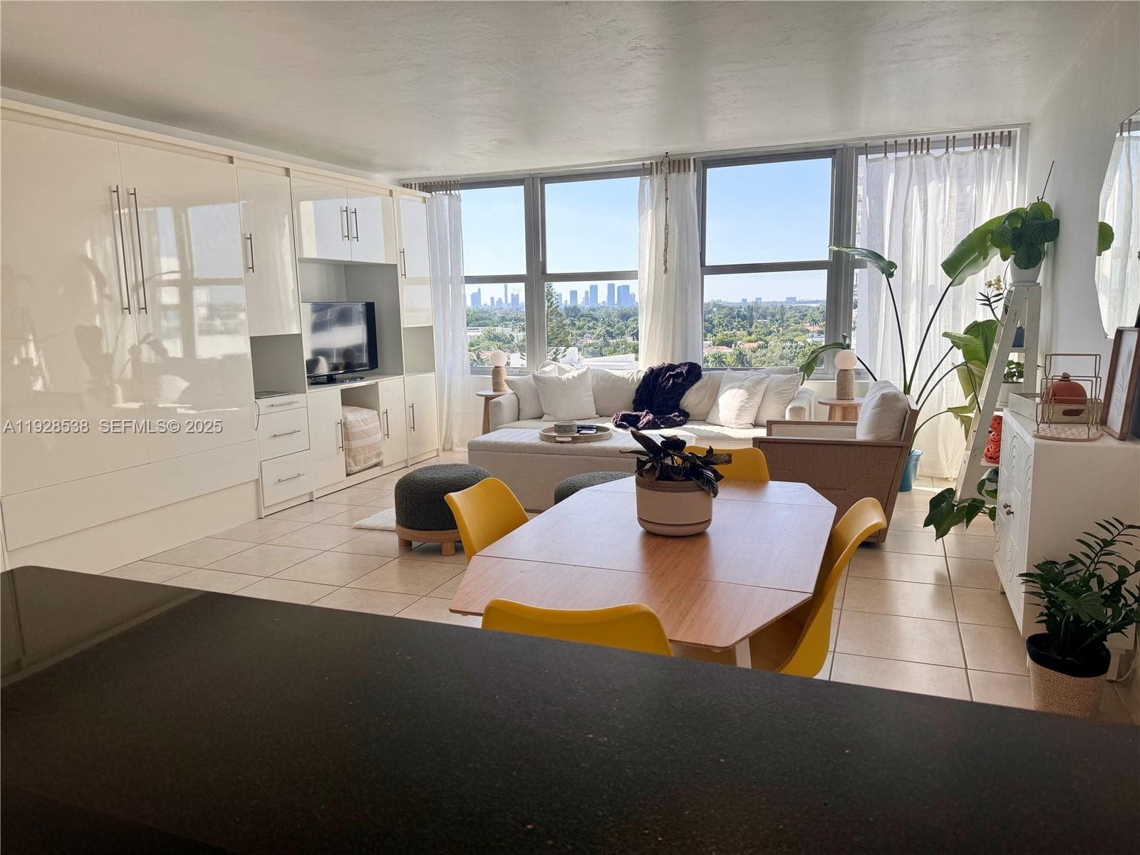 2899 Collins Ave # 1004, Miami Beach FL 33140 — 3