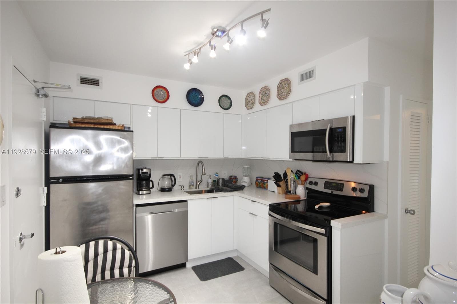 Seacoast 5151 Condo, Miami Beach, FL — 10