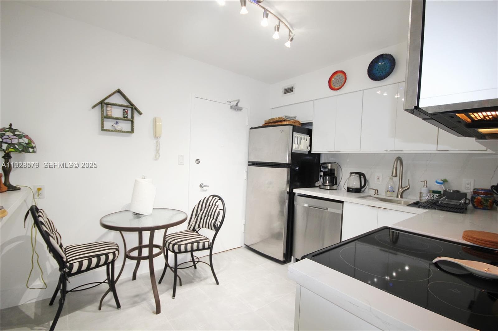 Seacoast 5151 Condo, Miami Beach, FL — 11