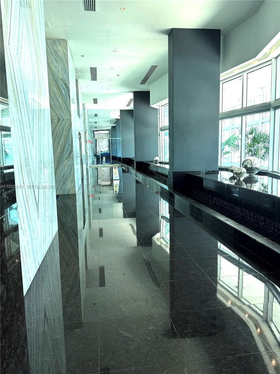 335 S Biscayne Blvd # 2403, Miami FL 33131 — 21