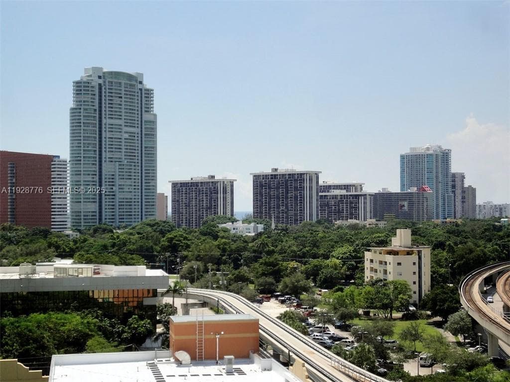 79 SW 12th St # 1203S, Miami FL 33130 — 17