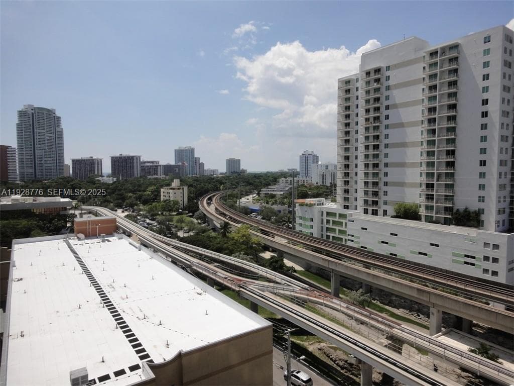 79 SW 12th St # 1203S, Miami FL 33130 — 16