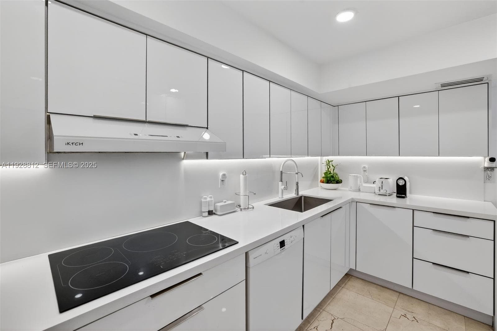 9250 W Bay Harbor Dr # 5D, Bay Harbor Islands FL 33154 — 27